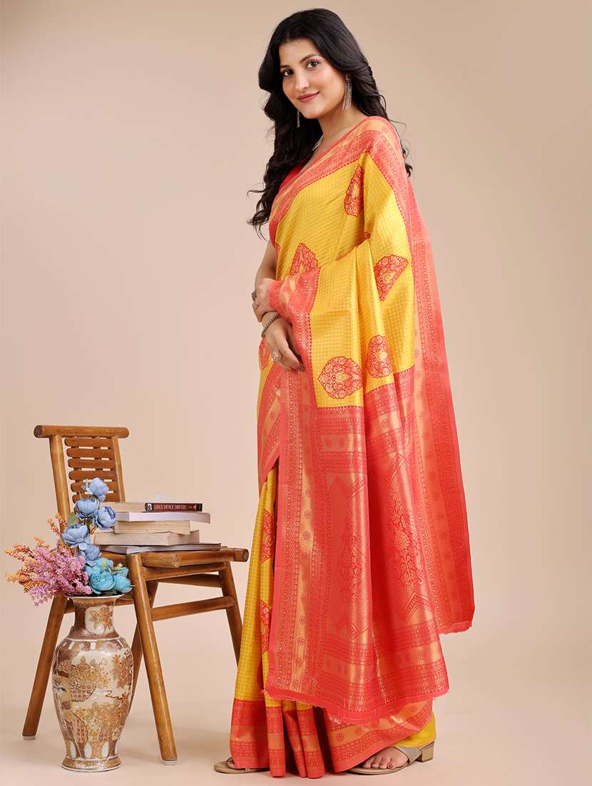 women self design bordered saree with blouse - 21920357 -  Standard Image - 1