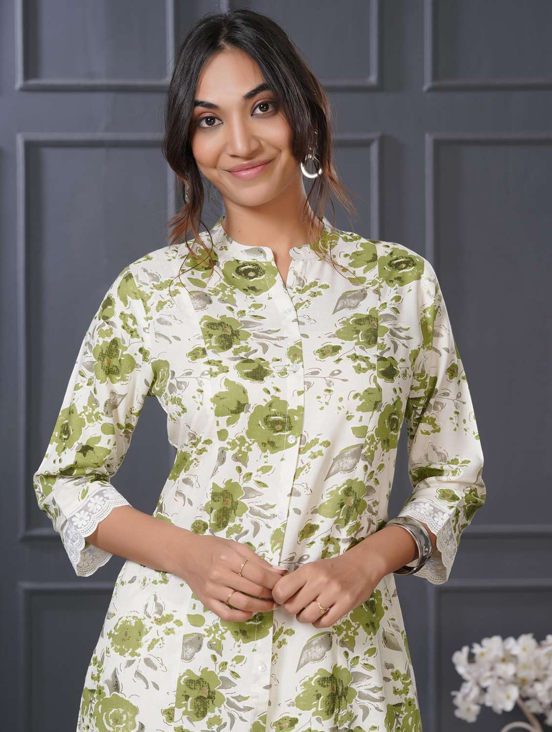 women floral three quarter sleeve kurta palazzo set - 21922351 - Standard Image - 4
