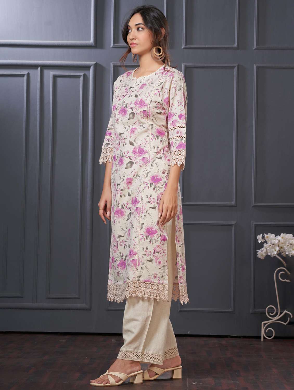 women floral three quarter sleeve kurta palazzo set - 21922369 -  Standard Image - 1