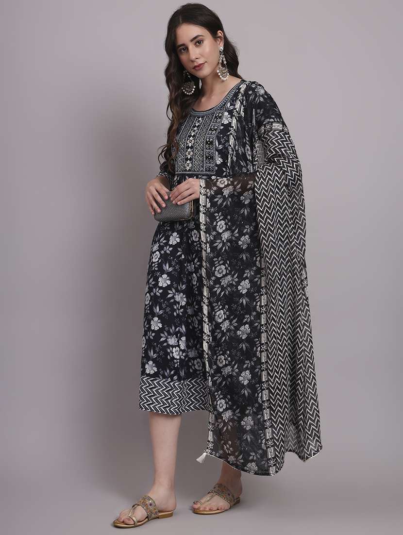 women three quarter sleeve kurta with dupatta set