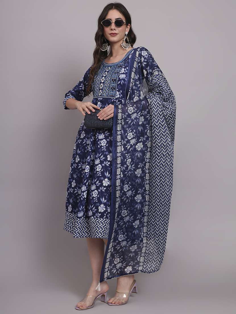 women three quarter sleeve kurta with dupatta set