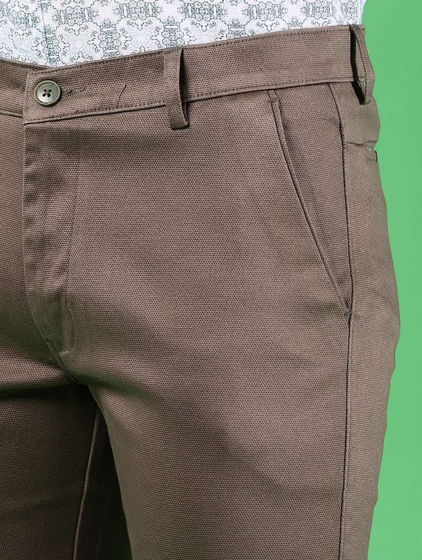 men solid mid rise slim fit chinos  - 21922899 -  Standard Image - 4