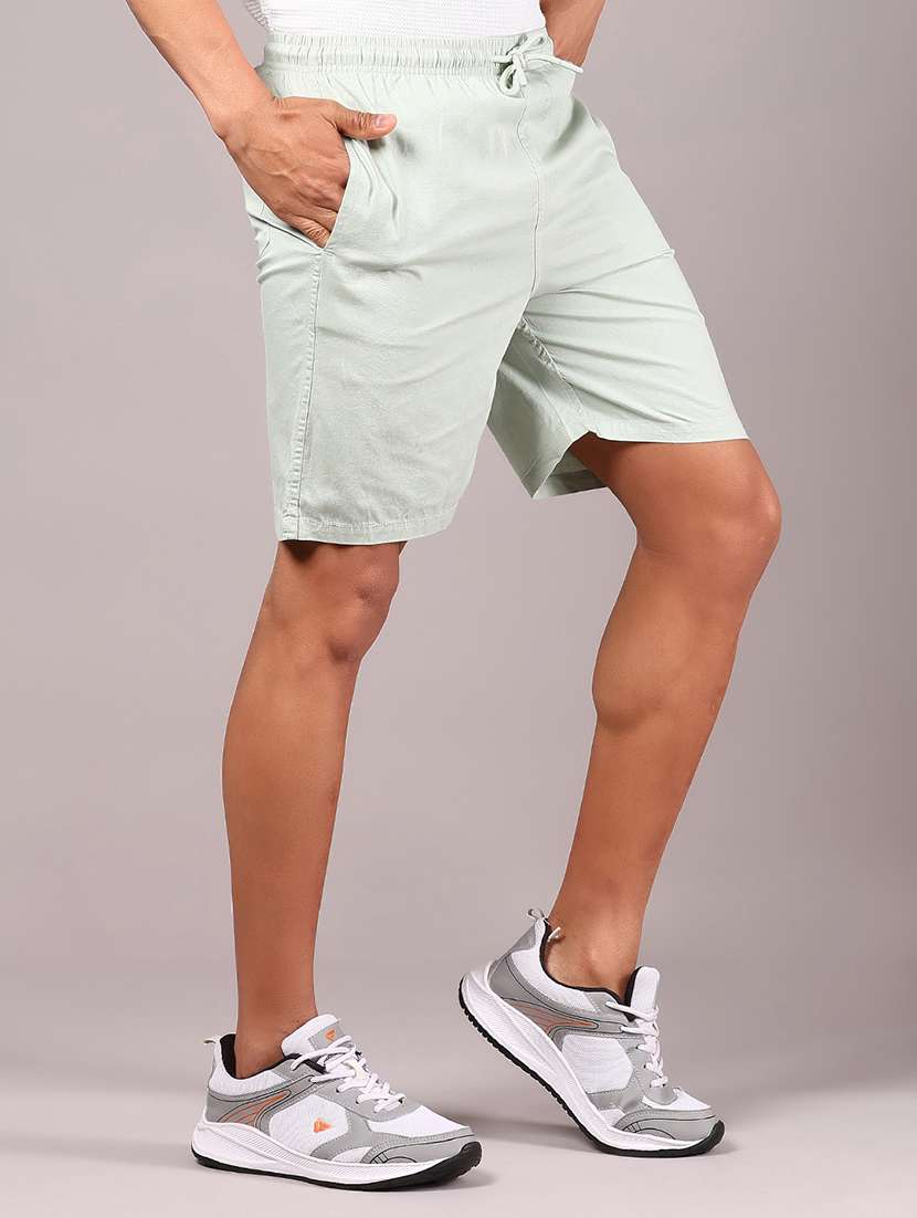 men solid mid rise regular fit shorts - 21923440 -  Standard Image - 1
