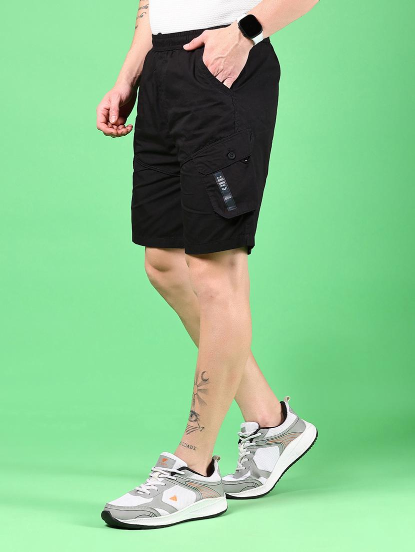 men solid mid rise regular fit cargo shorts - 21923445 - Standard Image - 1