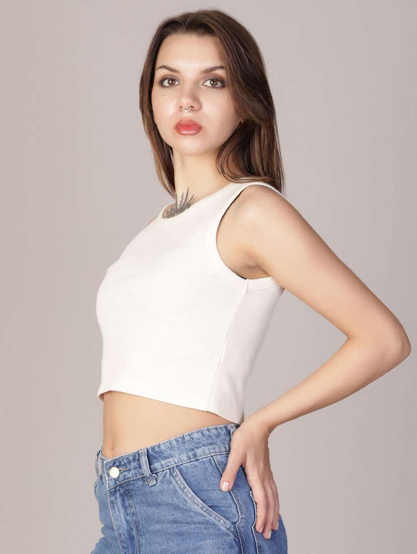 women solid sleeveless crop top