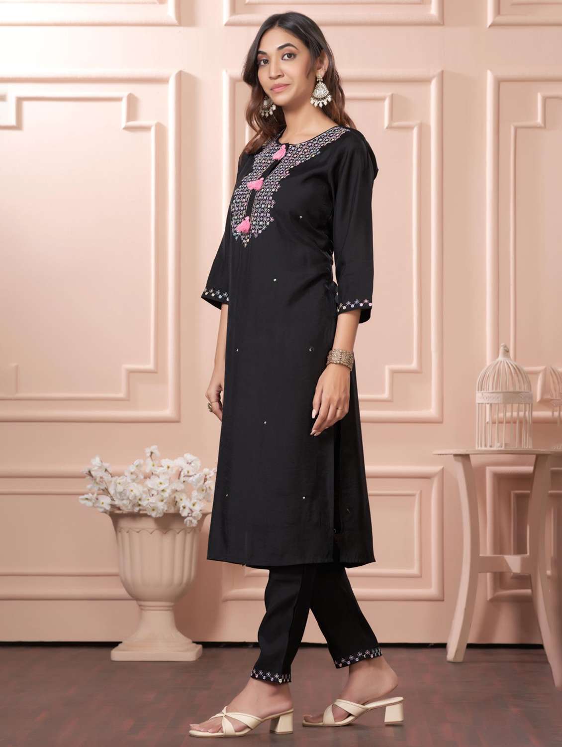 women three quarter sleeve kurta pant with dupatta set - 21925258 - Standard Image - 1
