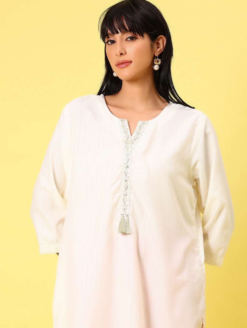 women three quarter sleeve straight kurta - 21925949 -  Standard Image - 4