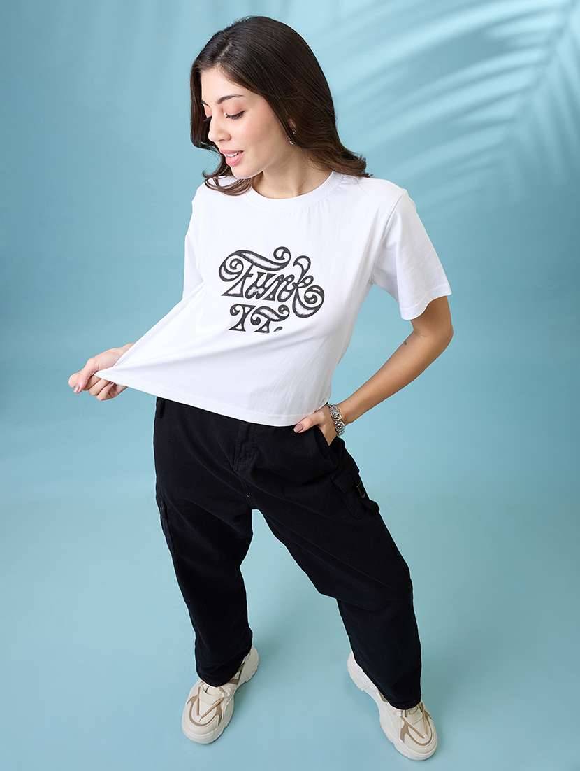 women white graphic print round neck short sleeves oversized t shirt - 21926770 -  Standard Image - 4