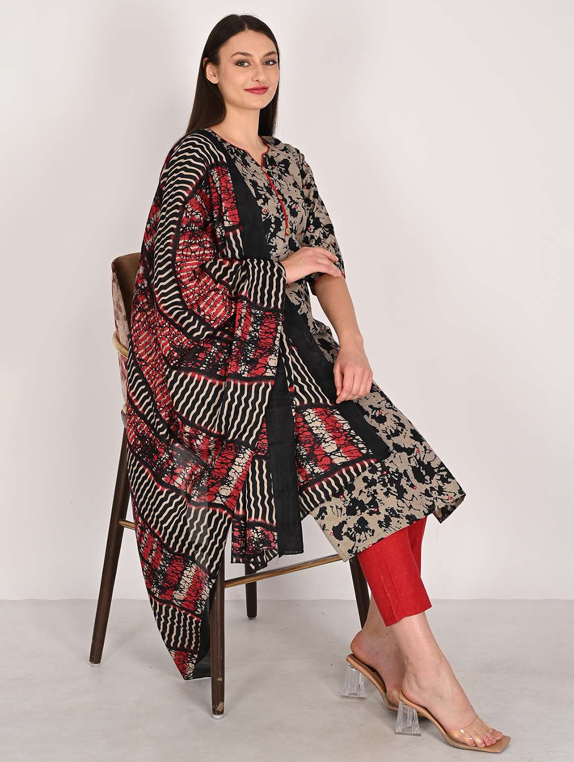 women three quarter sleeve kurta pant with dupatta set - 21930375 - Standard Image - 4