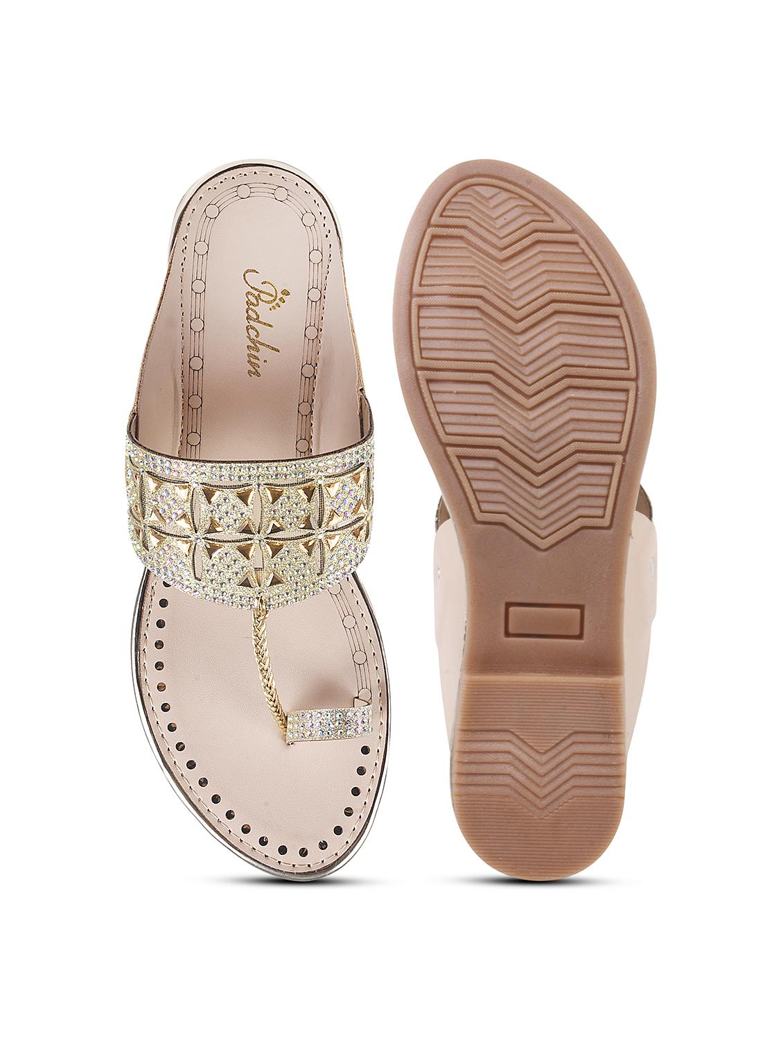 women embellished one toe kolhapuri - 21930404 - Standard Image - 4
