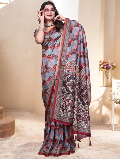 women printed casual wear saree with blouse - 21931223 - Standard Image - 0
