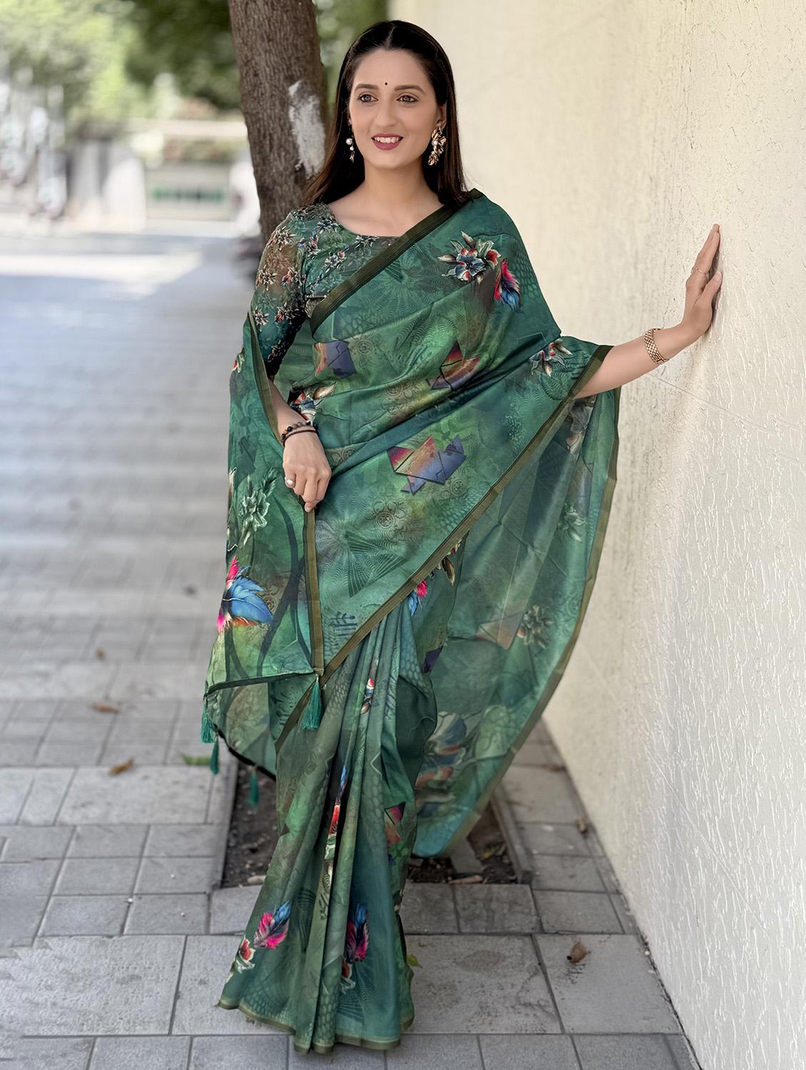 women printed casual wear saree with blouse - 21931238 - Standard Image - 1