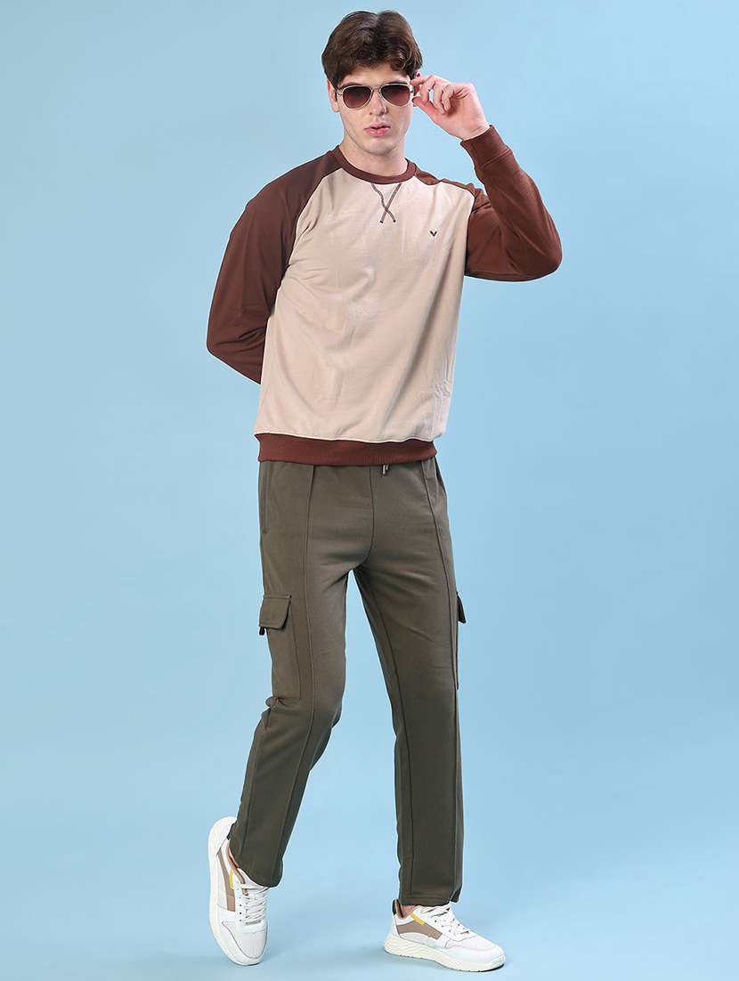 Men Solid Mid Rise Regular Fit Cargo - 21931359 -  Standard Image - 4