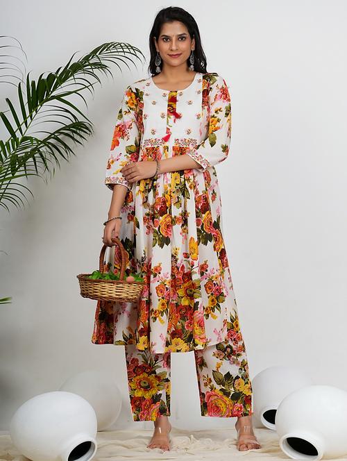 women floral three quarter sleeve kurta pant set - 21931572 -  Standard Image - 0