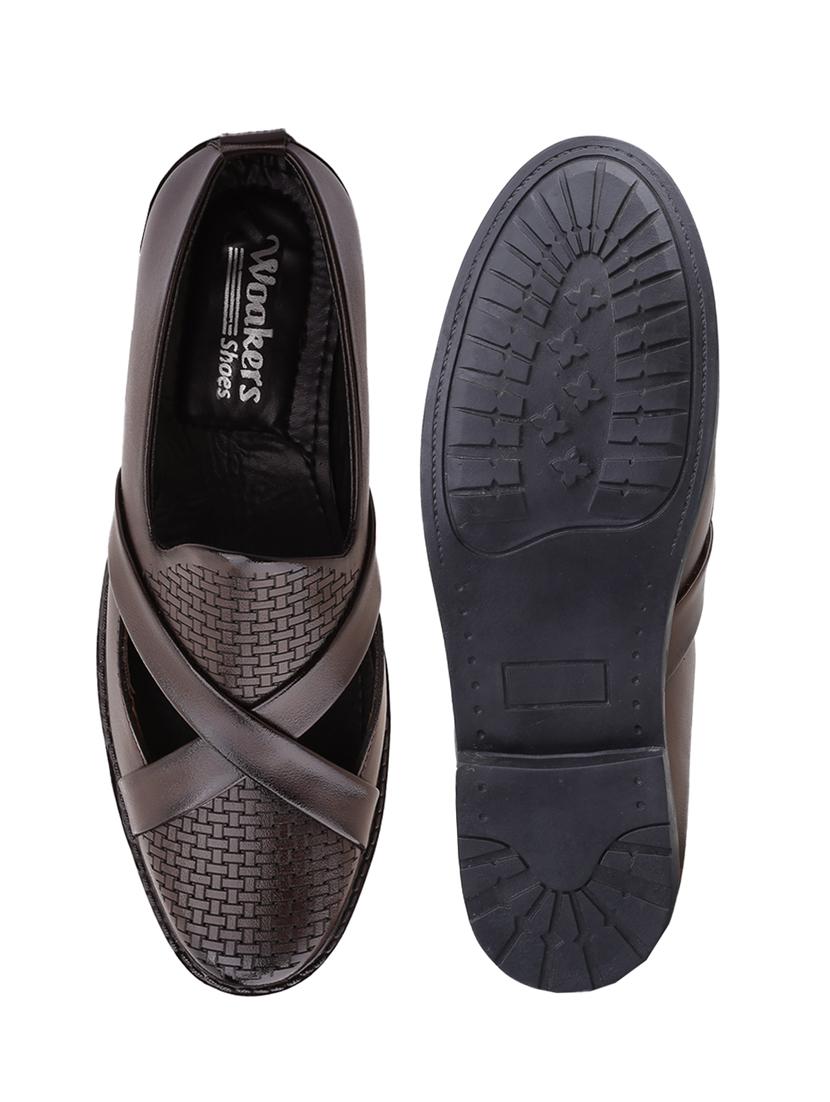 men brown slip on mojari - 21931600 - Standard Image - 4