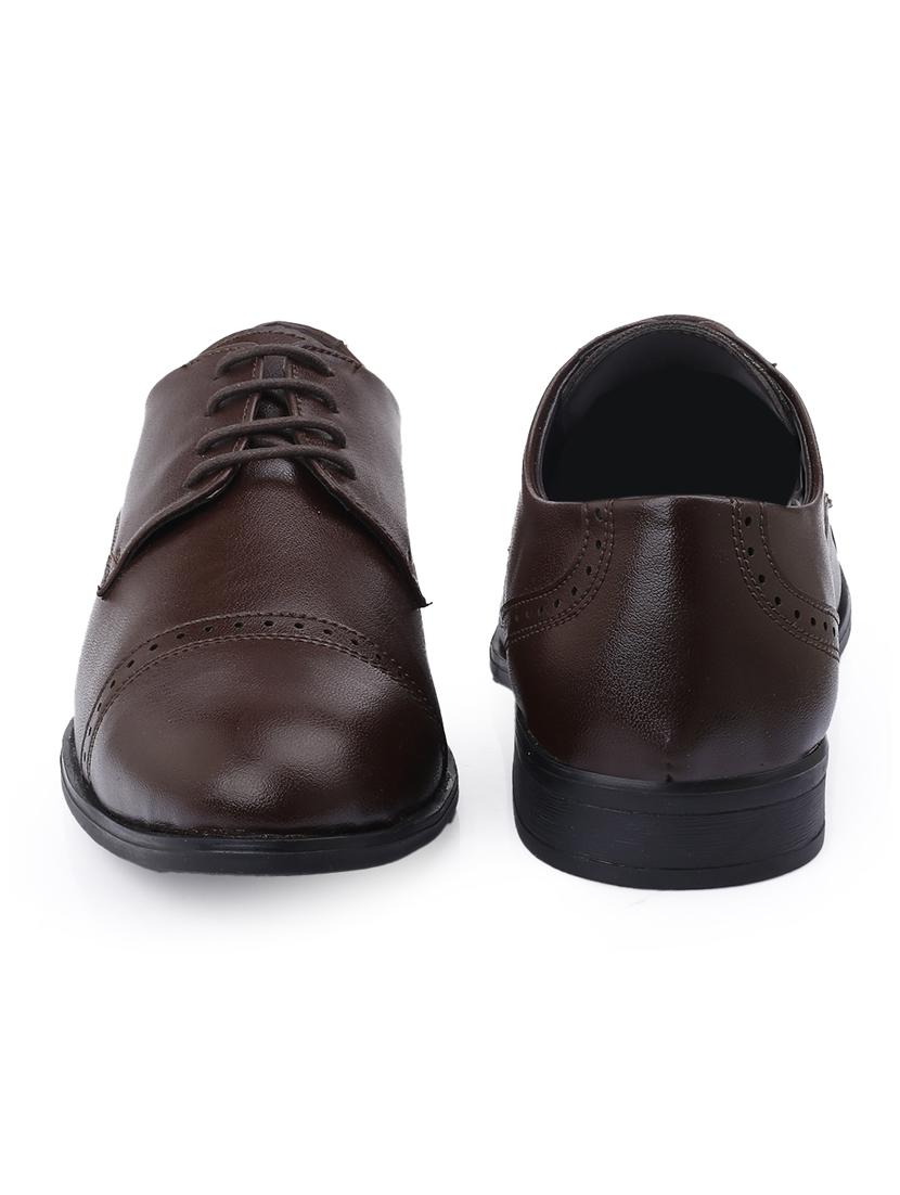 men brown lace-up brouge - 21931650 - Standard Image - 4