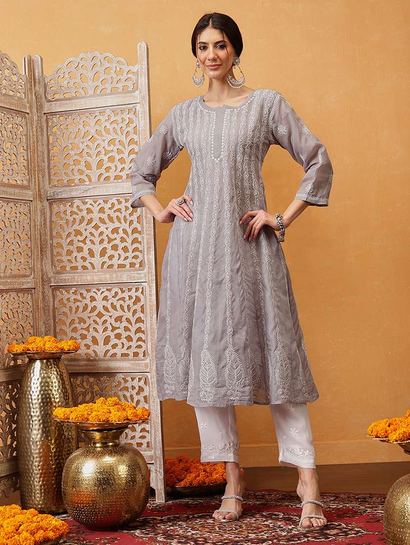 women chikankari three quarter sleeve anarkali kurta - 21932029 -  Zoom Image - 0