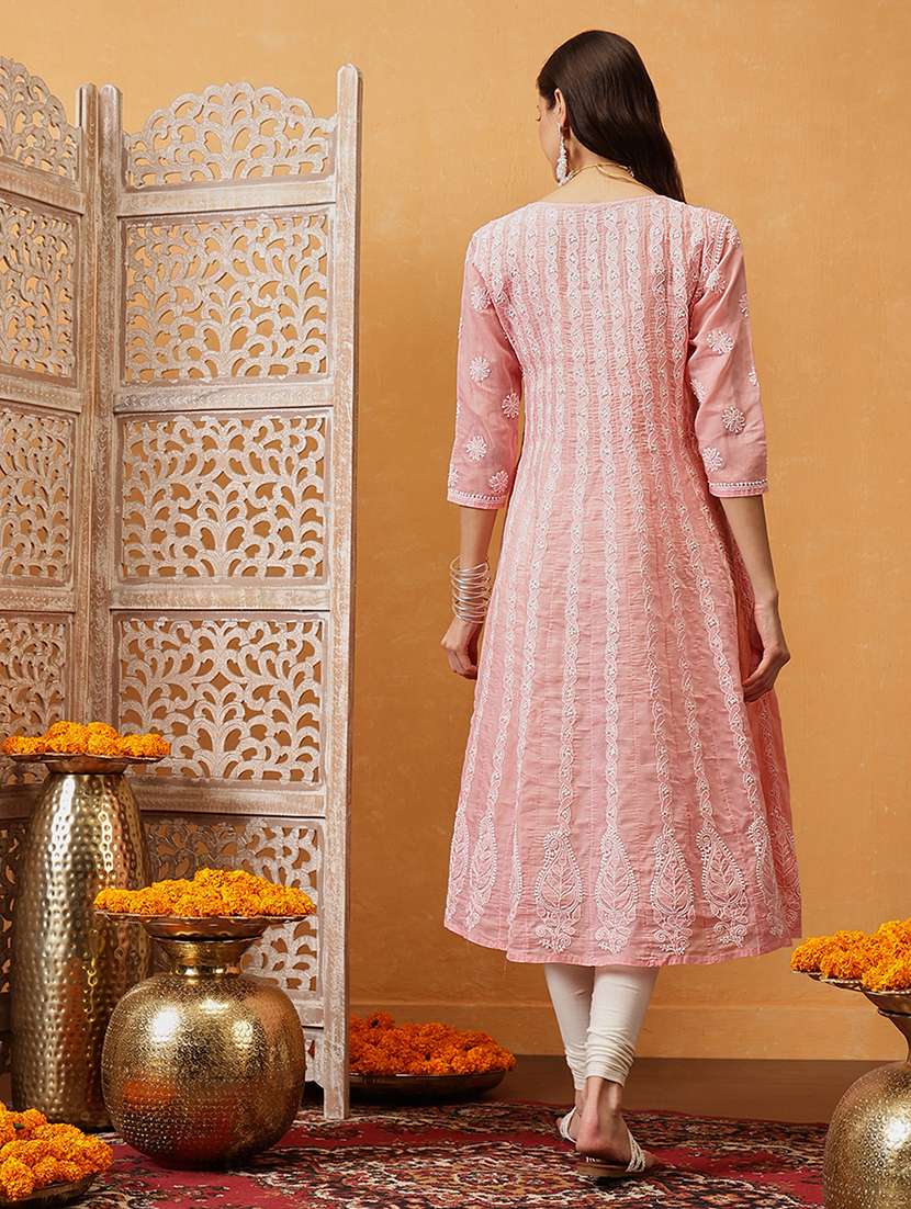 women chikankari three quarter sleeve anarkali kurta - 21932030 -  Standard Image - 4