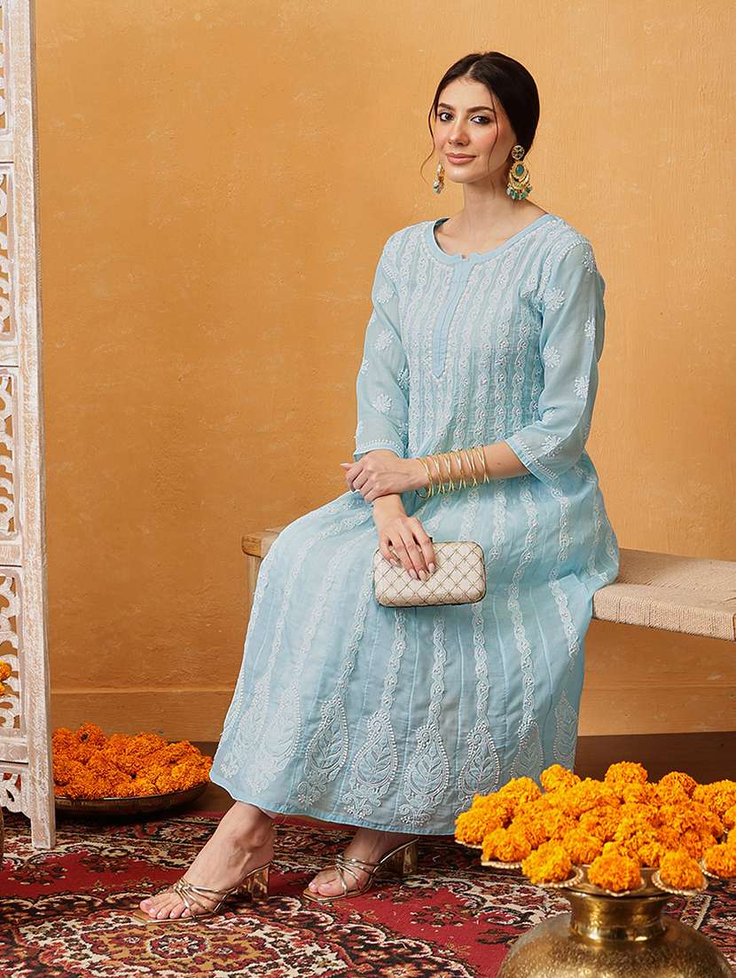 women chikankari three quarter sleeve anarkali kurta - 21932032 -  Standard Image - 4