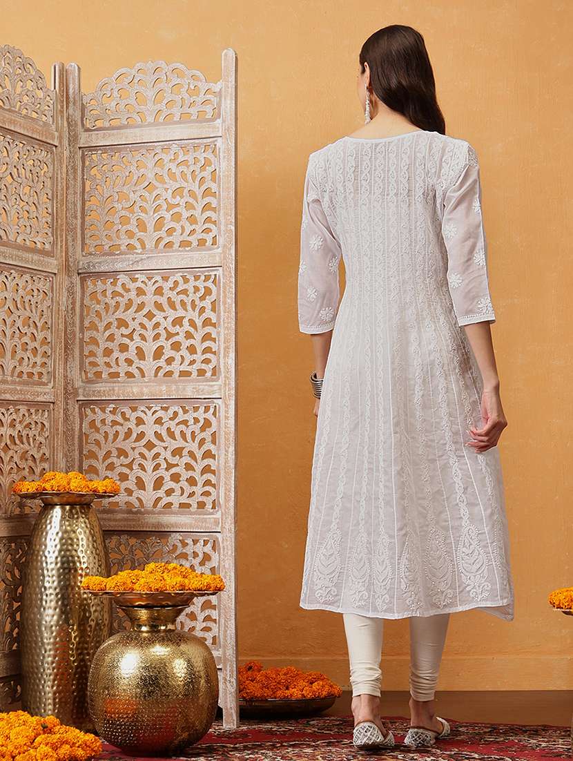 women chikankari three quarter sleeve anarkali kurta - 21932033 -  Standard Image - 4