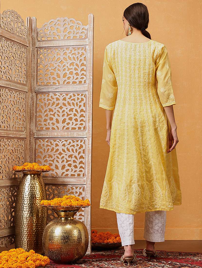 women chikankari three quarter sleeve anarkali kurta - 21932034 -  Standard Image - 4