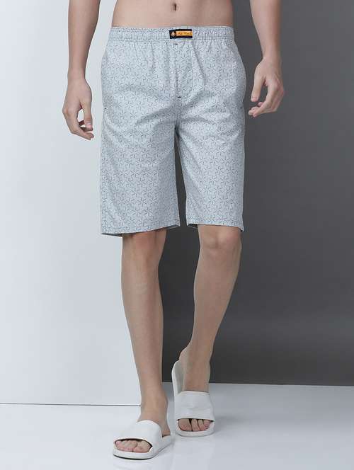 men printed mid rise regular fit shorts - 21932052 - Standard Image - 0