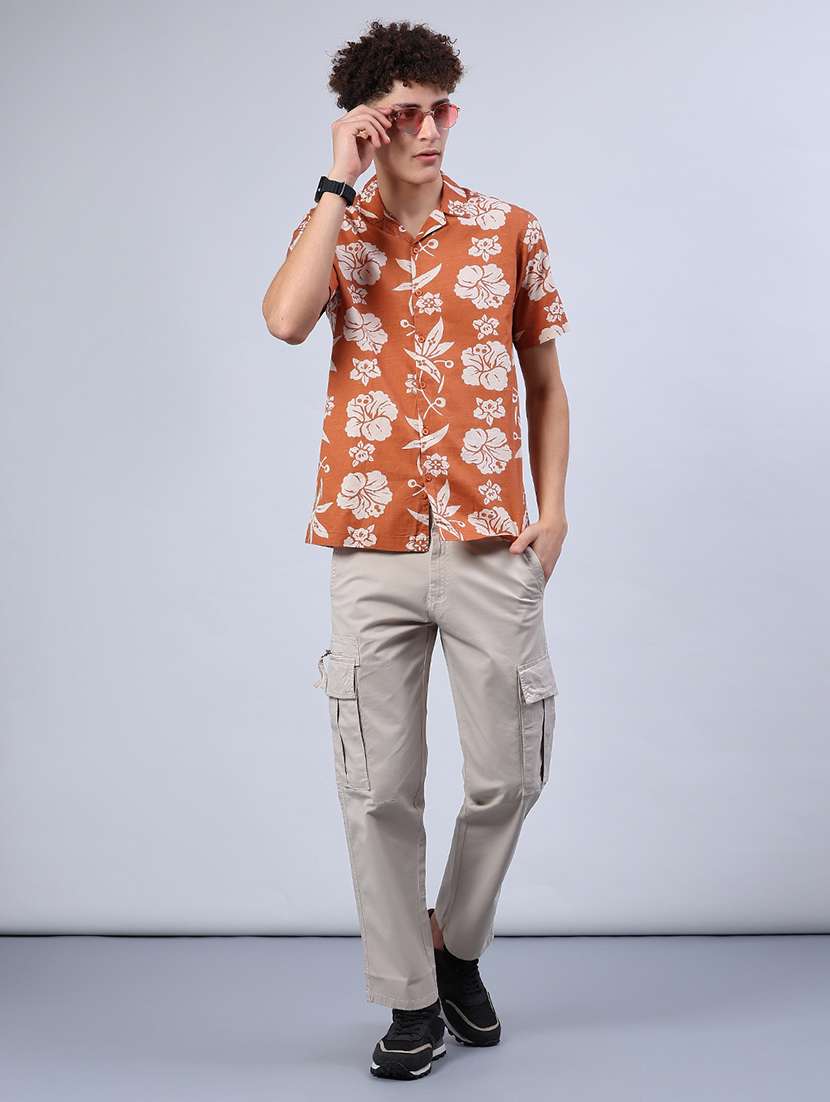 men printed collared short sleeve shirt - 21932385 -  Standard Image - 4