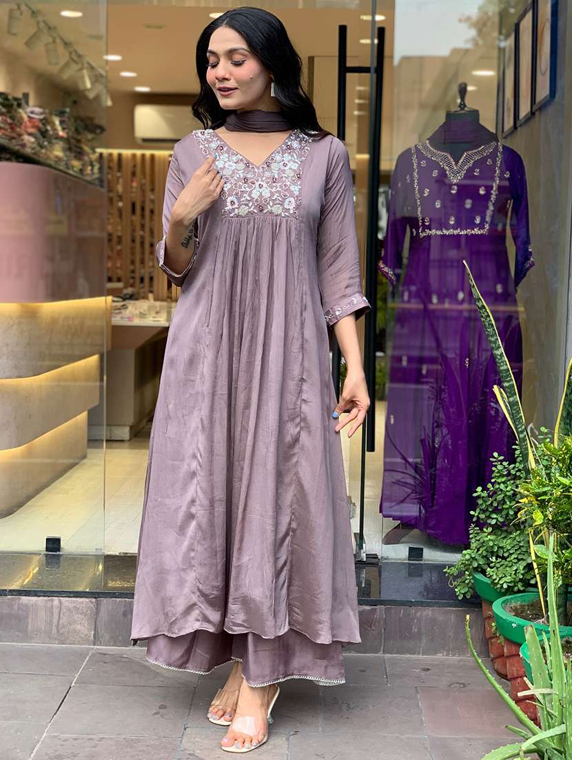 women three quarter sleeve kurta palazzo with dupatta set - 21932482 - Standard Image - 1