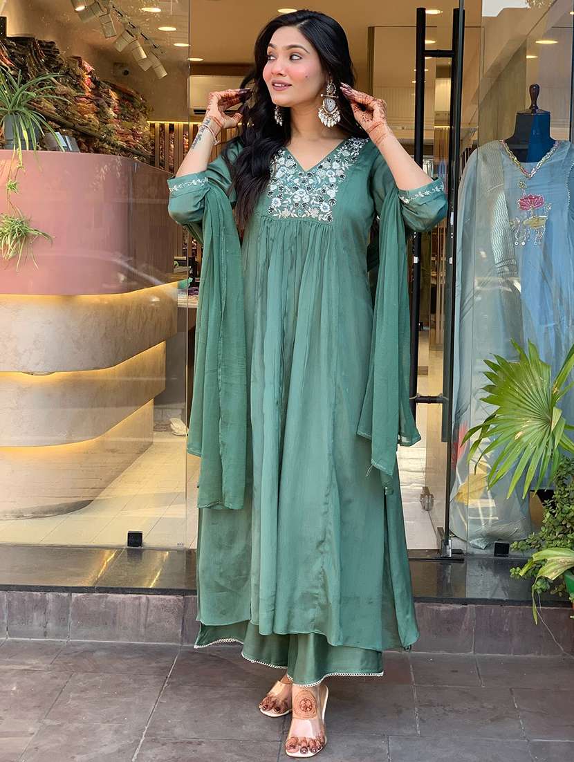 women three quarter sleeve kurta palazzo with dupatta set - 21932484 -  Standard Image - 1