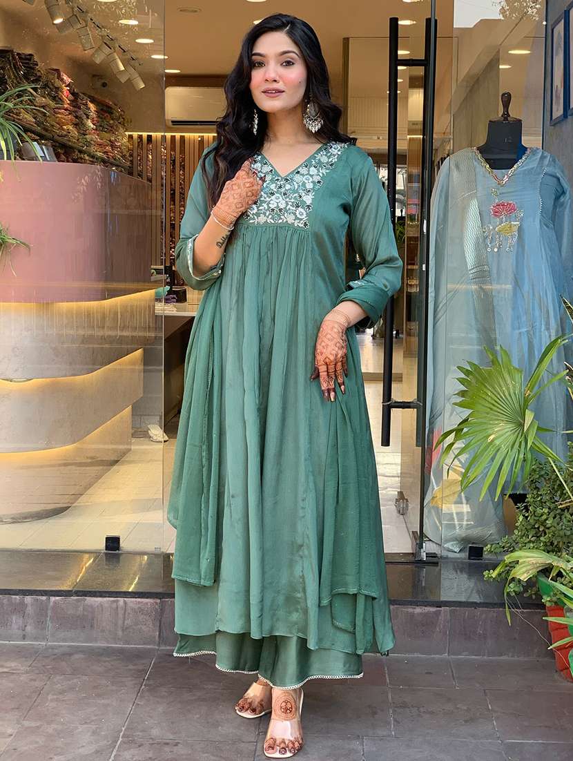 women three quarter sleeve kurta palazzo with dupatta set - 21932484 -  Standard Image - 4