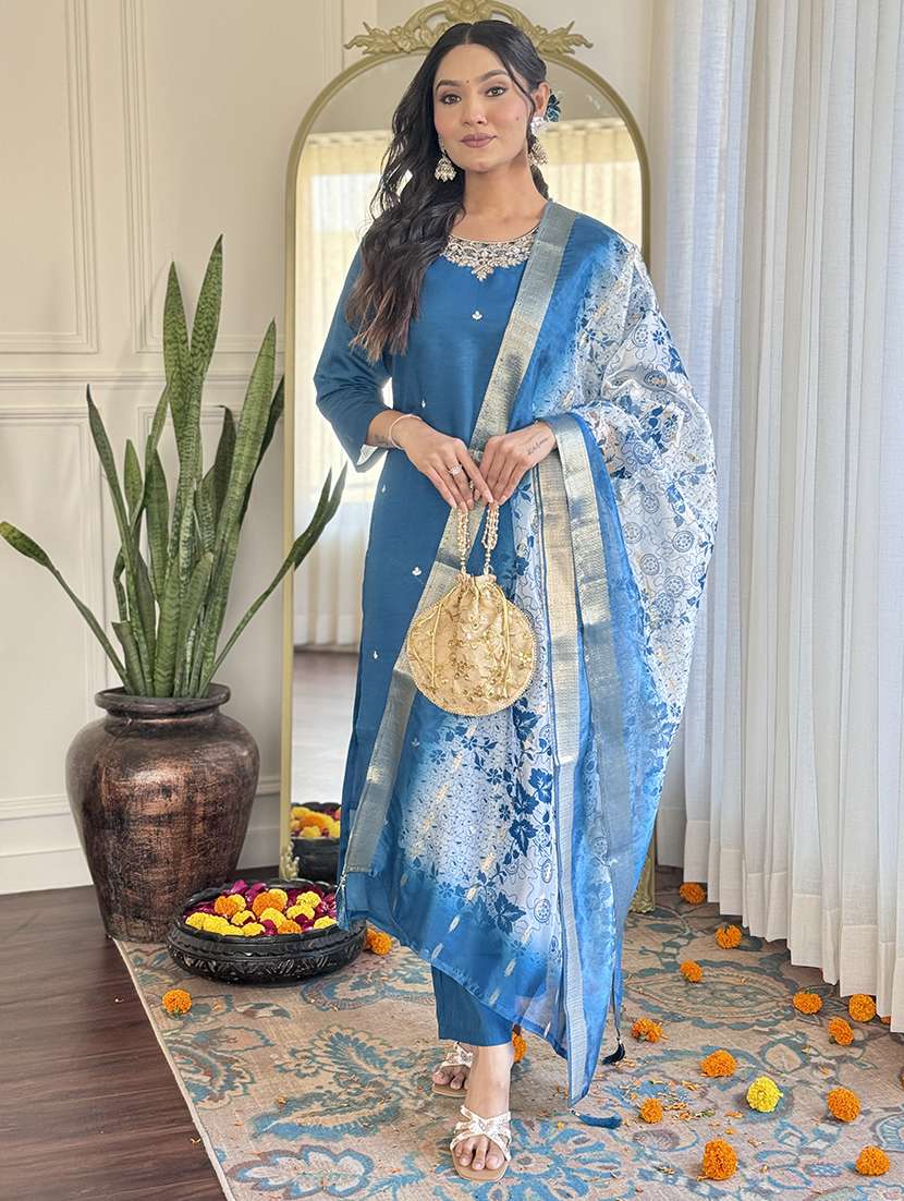 women three quarter sleeve kurta pant with dupatta set - 21932485 - Zoom Image - 0