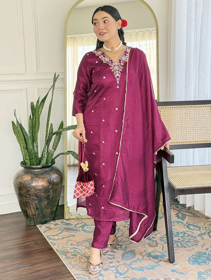 women three quarter sleeve kurta pant with dupatta set - 21932491 - Standard Image - 1