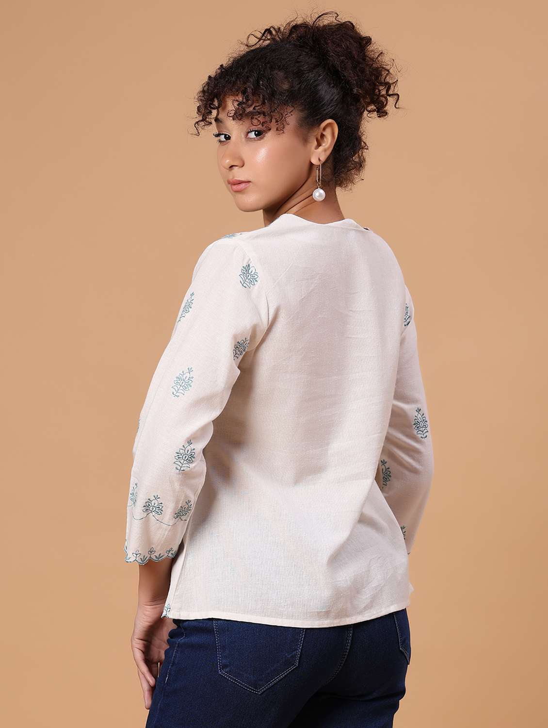 women embroidered notch neck a-line kurti - 21932545 -  Standard Image - 4