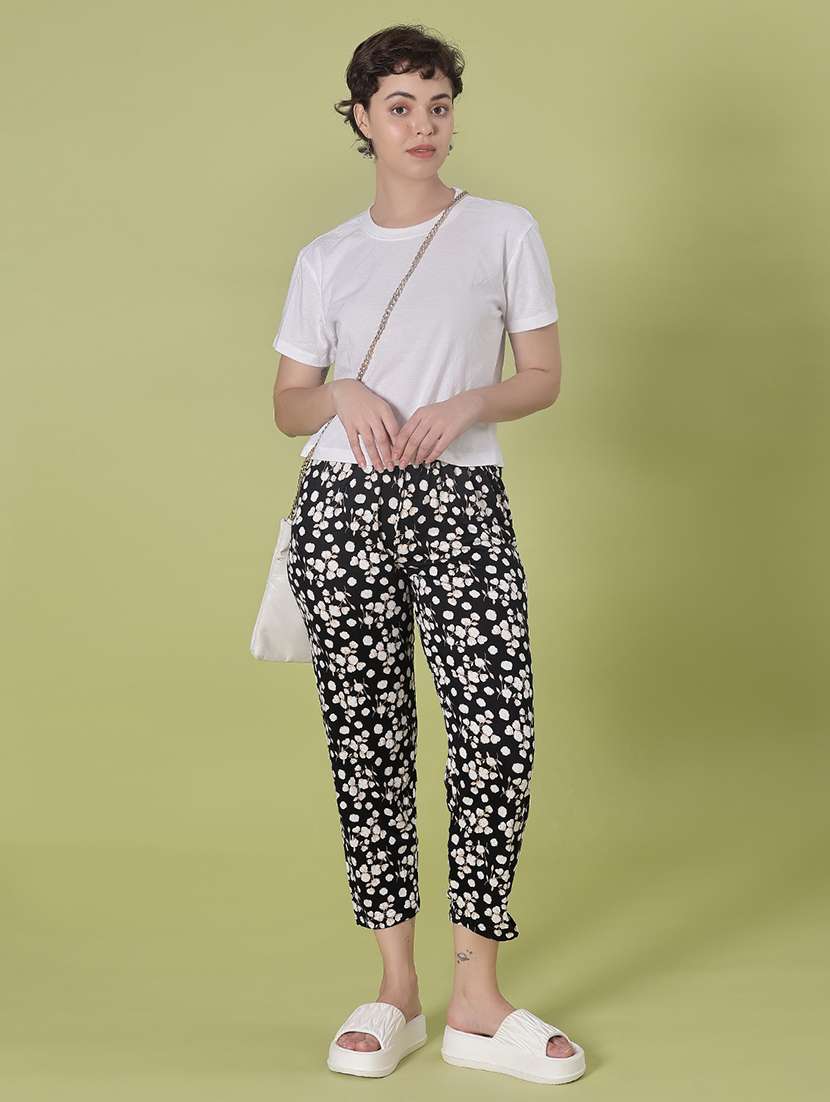 women printed mid rise capri - 21932662 -  Standard Image - 4