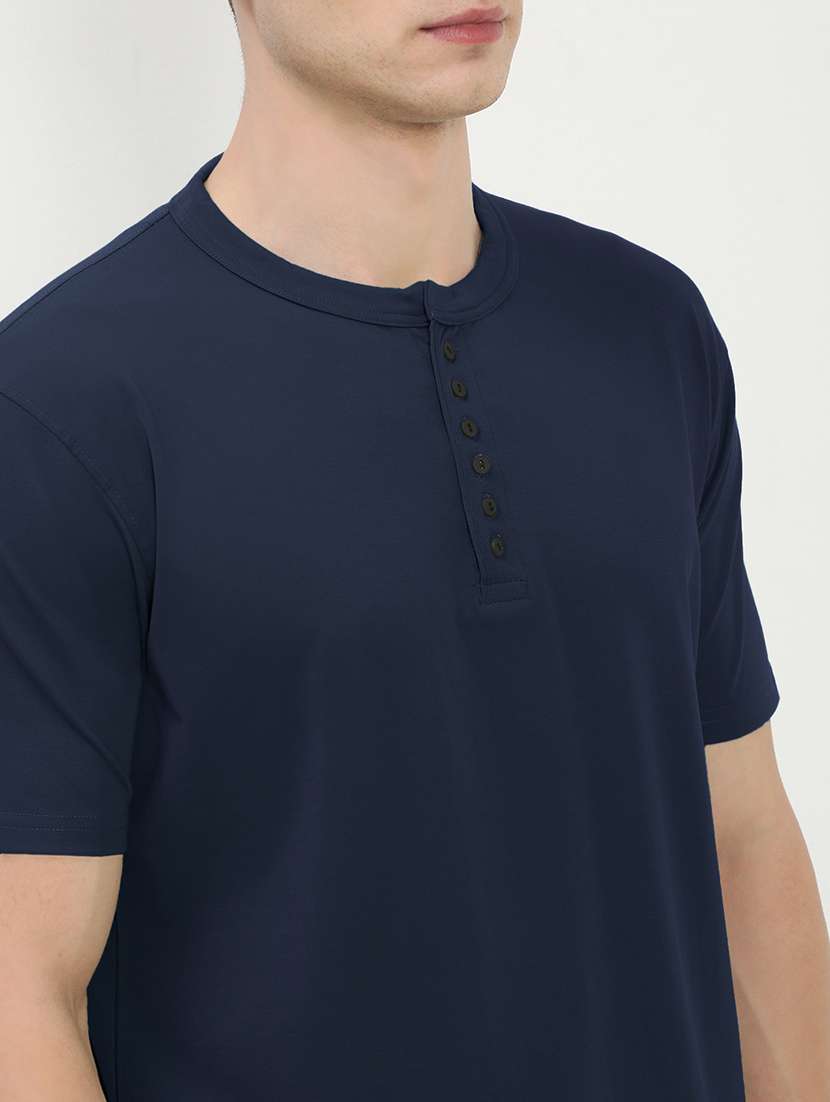 men solid short sleeve regular fit t-shirt - 21933656 - Standard Image - 4