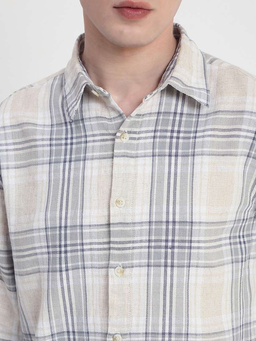 men checkered long sleeve regular fit casual shirt - 21933696 -  Standard Image - 4