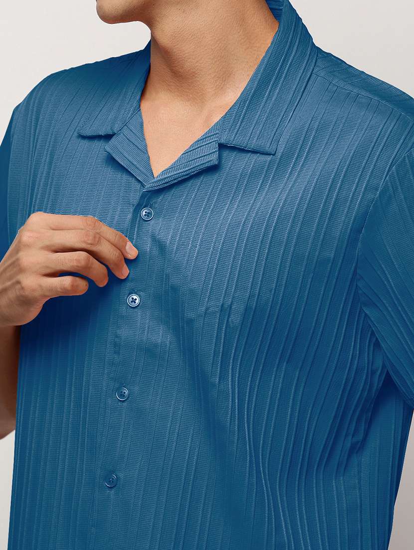 men textured cuban collar short sleeve loose fit shirt - 21933699 -  Standard Image - 4