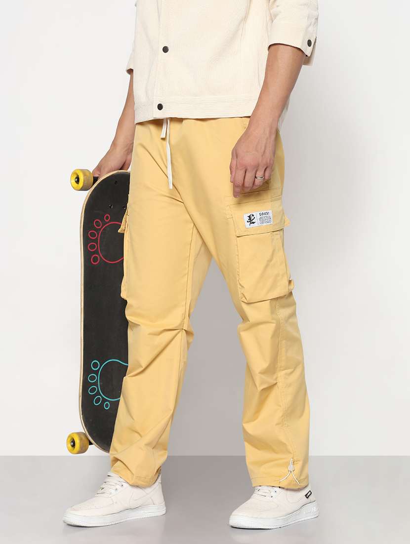 men yellow solid low rise relaxed fit cargo