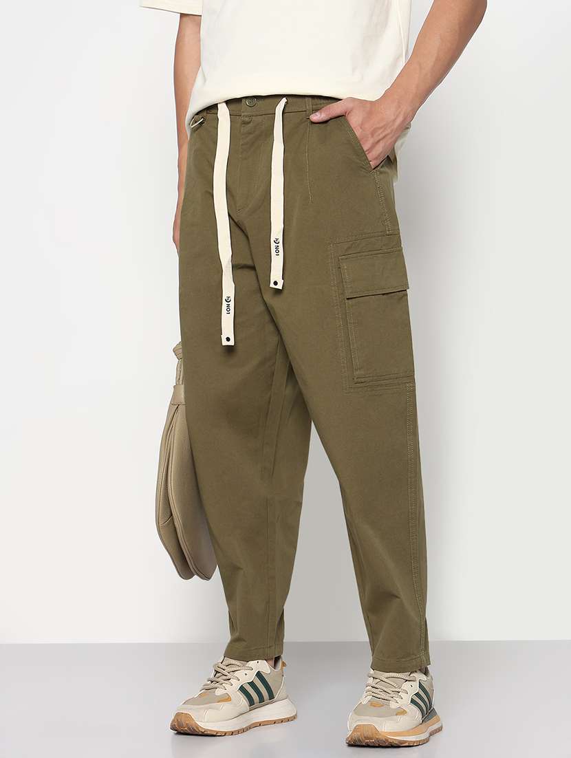 men olive solid low rise relaxed fit jogger cargo
