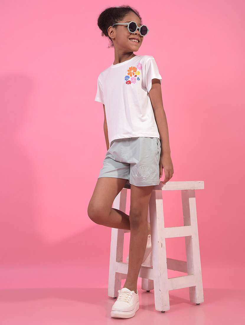 girls solid mid rise regular fit shorts - 21933775 -  Standard Image - 4