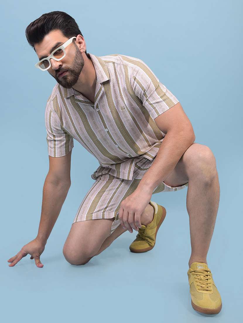 men self design short sleeve slim fit casual shirt - 21933832 -  Standard Image - 4