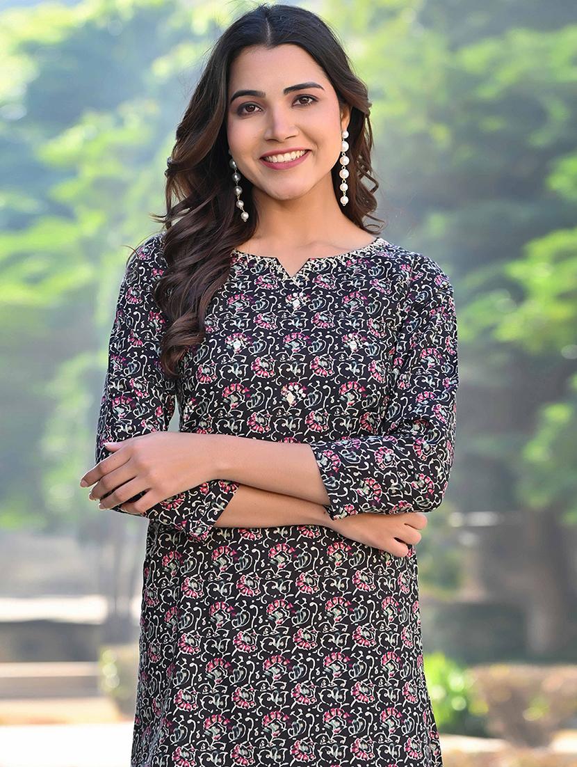 women three quarter sleeve a-line kurta - 21933984 - Standard Image - 4