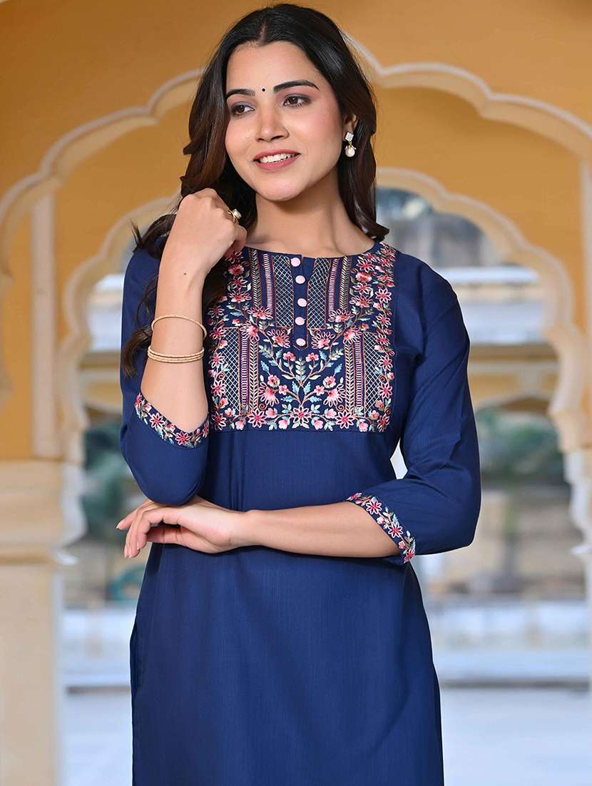 women three quarter sleeve straight kurta - 21933990 -  Standard Image - 6