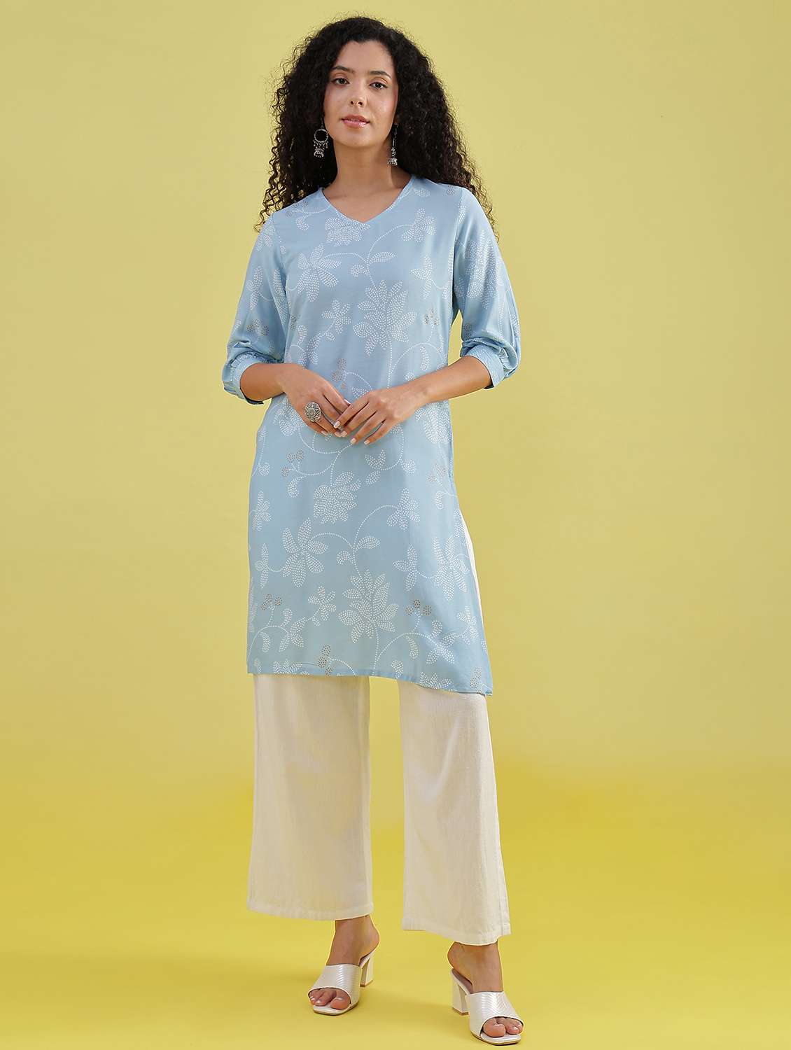 women floral printed three quarter sleeve straight kurta - 21934066 -  Standard Image - 1