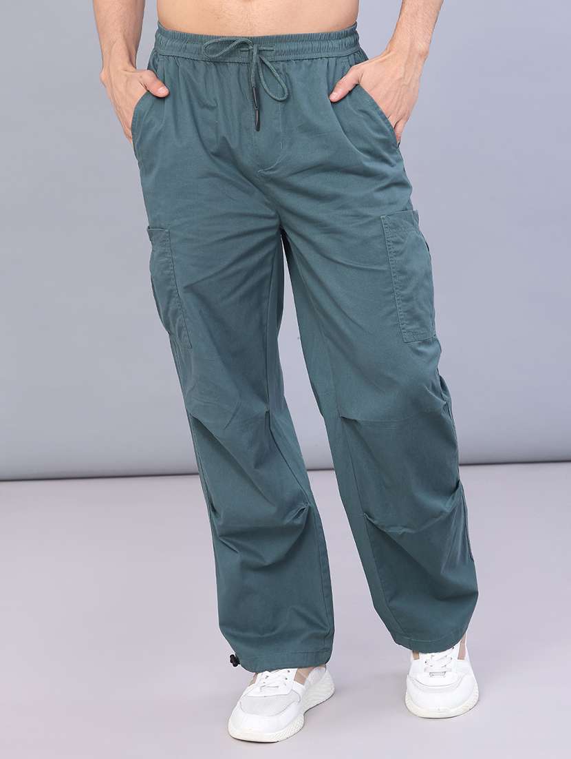 men solid mid rise regular fit cargo