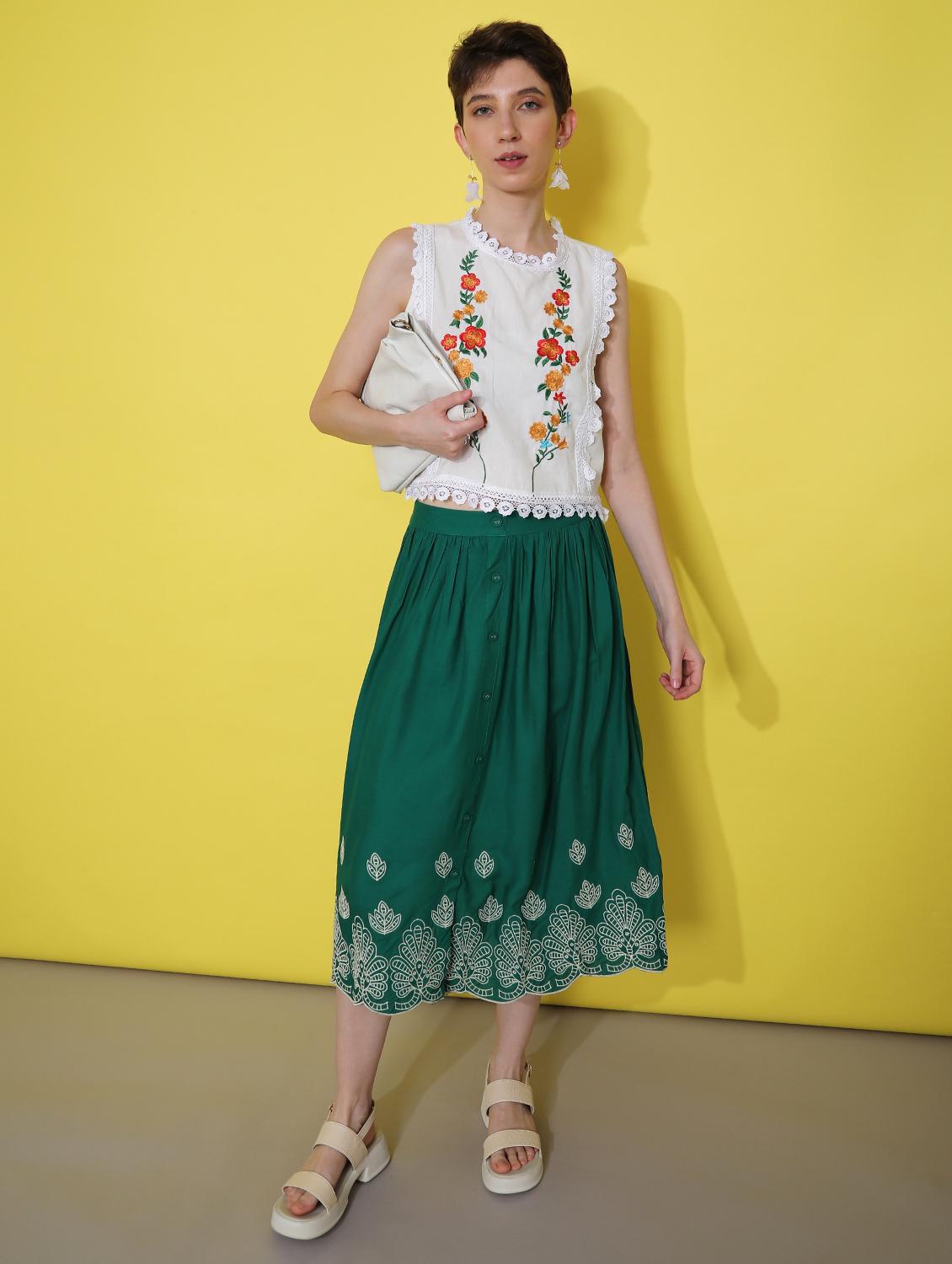 women white embroidered sleeveless crop top - 21934137 - Standard Image - 6