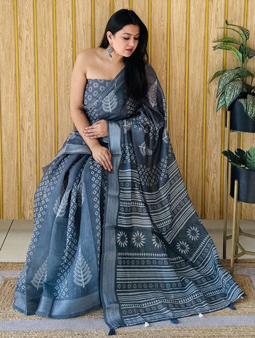 women printed casual wear saree with blouse - 21935034 -  Standard Image - 1