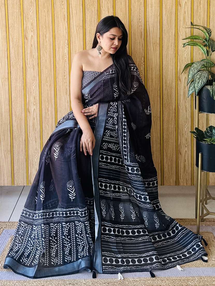 women printed casual wear saree with blouse - 21935043 -  Standard Image - 1