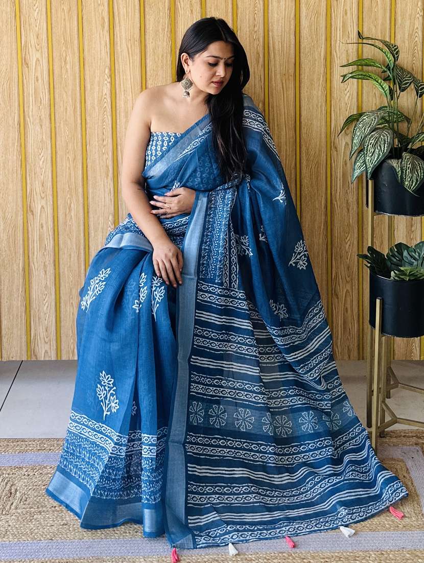 women printed casual wear saree with blouse - 21935045 -  Standard Image - 1