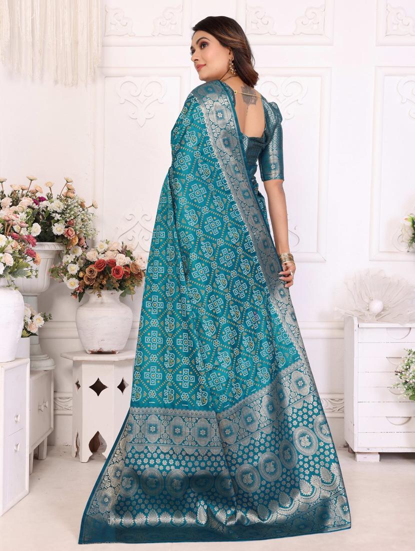 women bandhani bordered saree with blouse - 21935052 - Standard Image - 1
